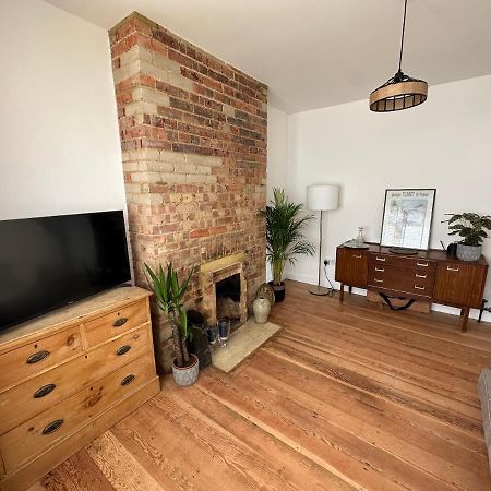 Stylish Unique 3 Bedroom House 哈斯丁 外观 照片