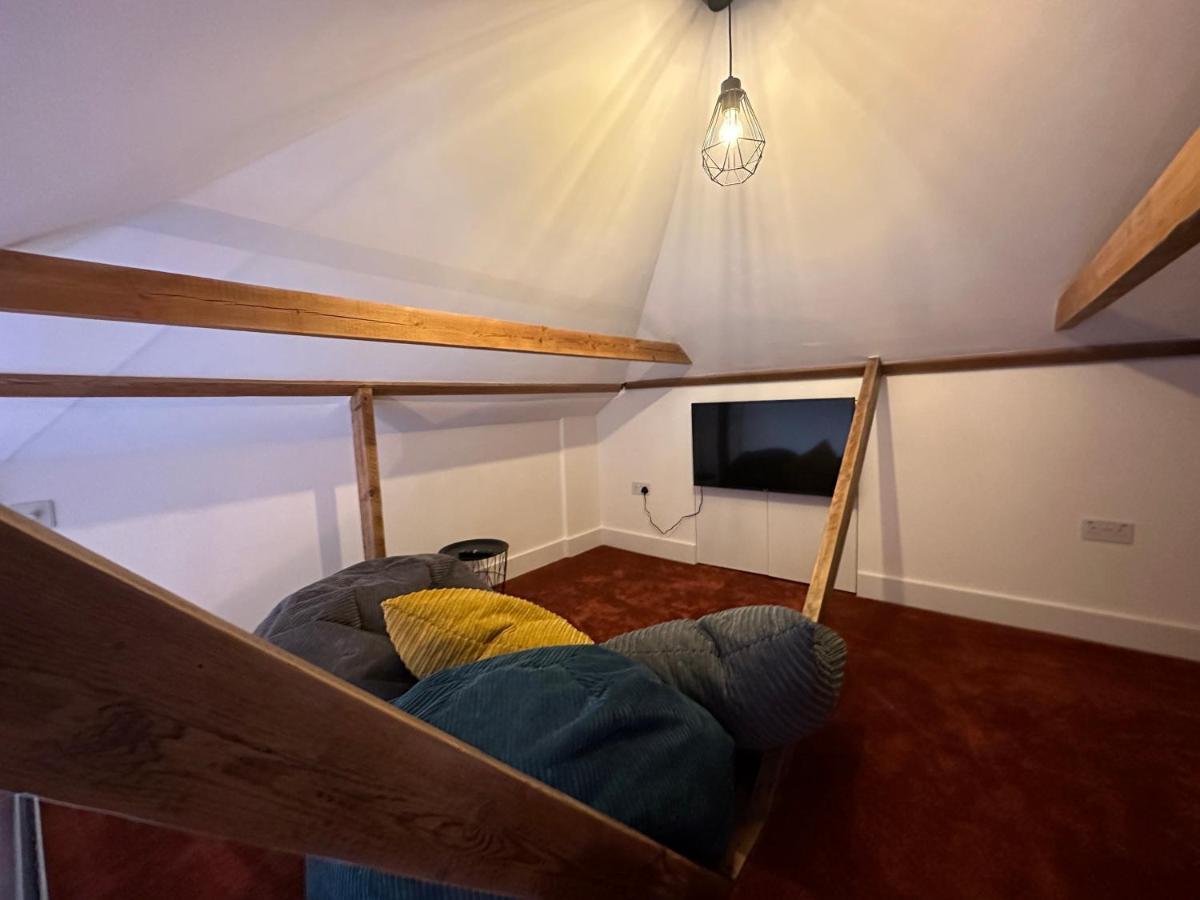Stylish Unique 3 Bedroom House 哈斯丁 外观 照片